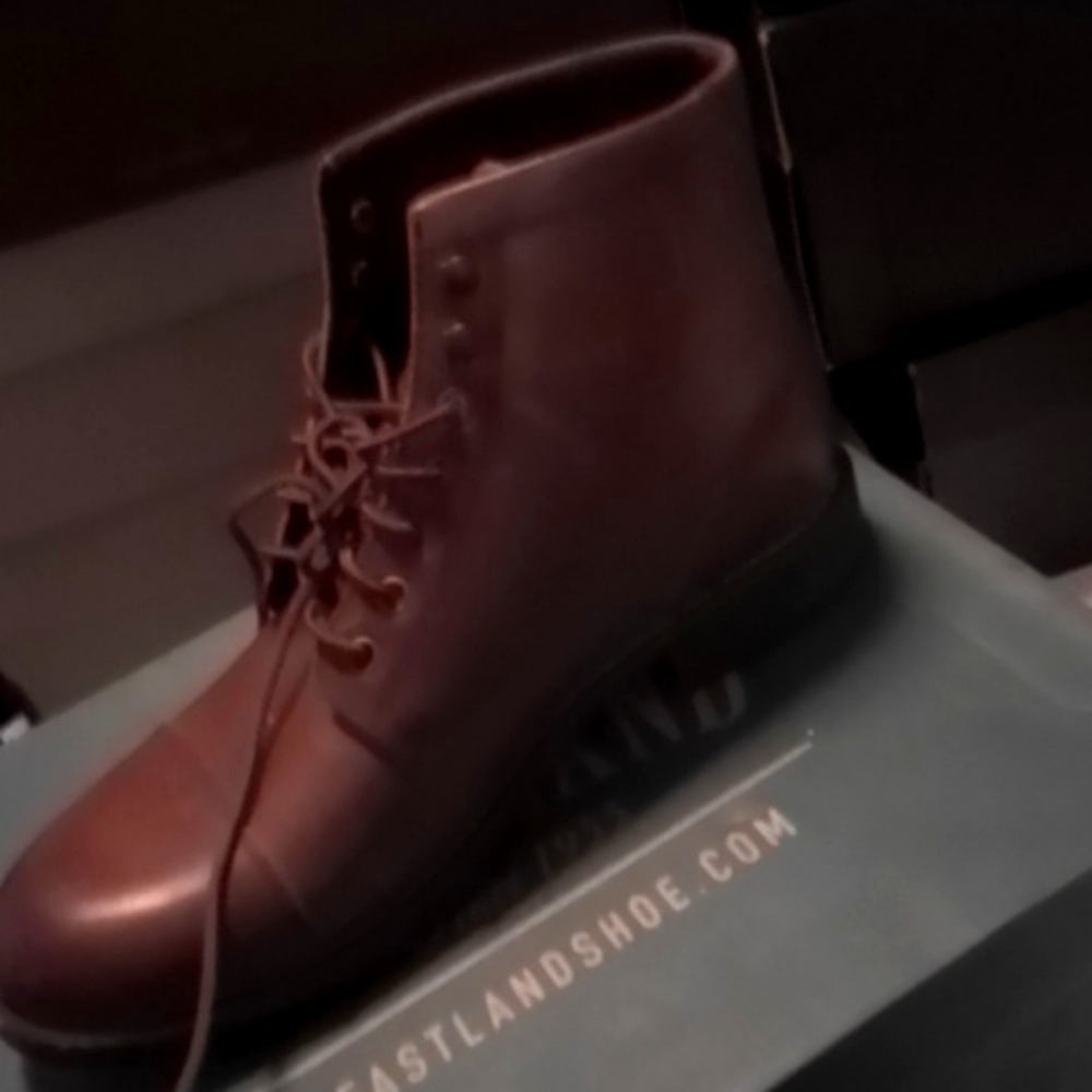 Eastland 9.5 Brown tan